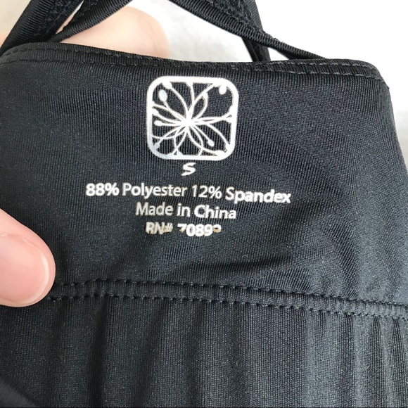 Apana Criss Cross back Workout shirt black - Picture 4 of 7